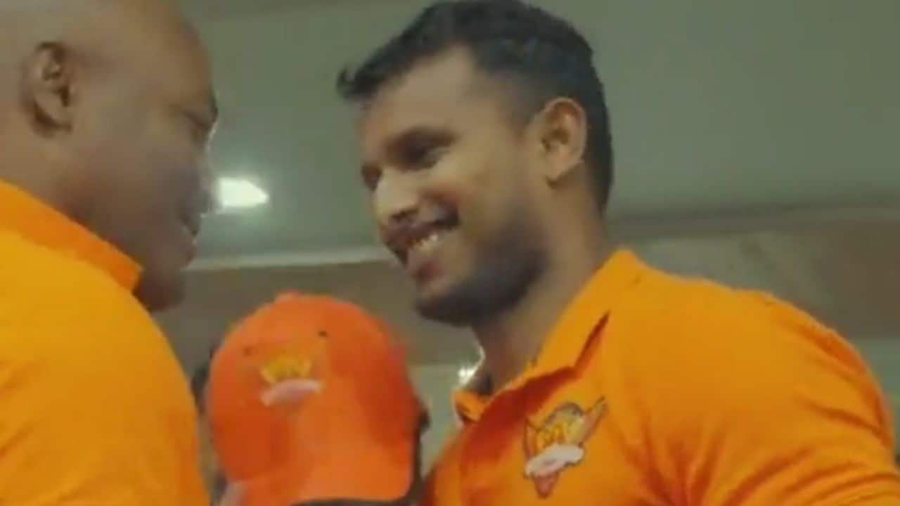 IPL 2023: SRH Coach Brian Lara's Gesture Towards T Natarajan Is 24K Gold - Watch Viral Video